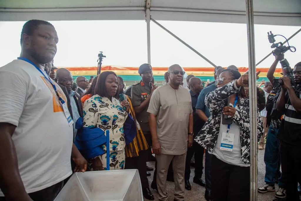 Presentation at an Agro-tech fair to the President of Ghana